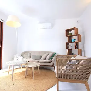 https://unique-stylish-calm-los-peces-by-the-sea.in-canary-islands.com