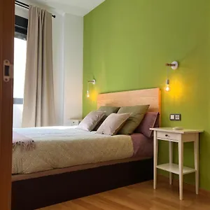 Apartamento Amazing In The Heart Of Pool & Free Parking, Málaga